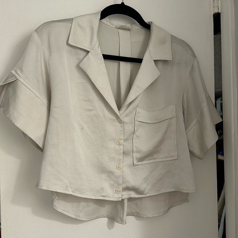 Open Edit buttoned crop shirt